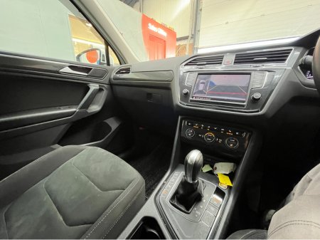 2017 Volkswagen Tiguan - thumbnail 17