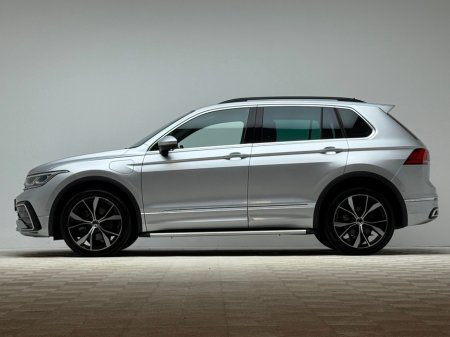 2023 Volkswagen Tiguan R-LINE 1.4 TSI PHEV DSG €37,990 thumbnail