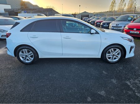 2021 Kia Ceed - thumbnail 5