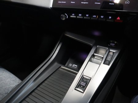 2024 Peugeot 408 *64* ALLURE S/S PHEV AUTO €29,950 thumbnail