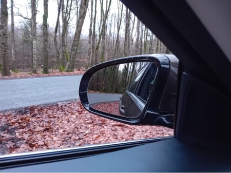 2017 Mercedes-Benz E Class - thumbnail 30