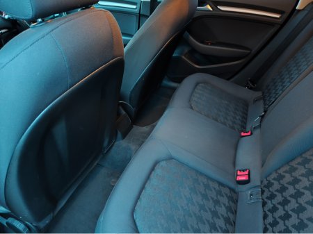 2015 Audi A3 1.6 TDI SE 105PS 5DR €7,800 thumbnail