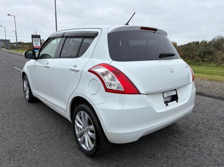 2014 Suzuki Swift - thumbnail 4
