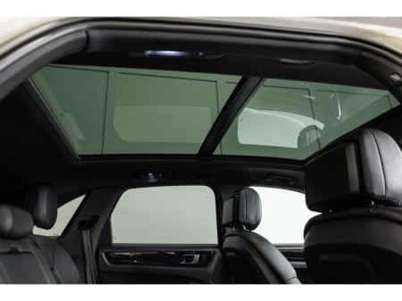 2022 Porsche Cayenne  €59,999 thumbnail