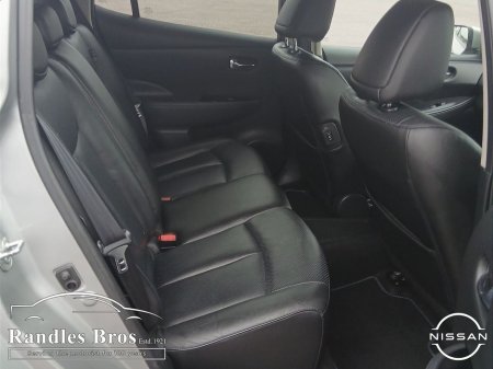 2016 Nissan Leaf - thumbnail 14