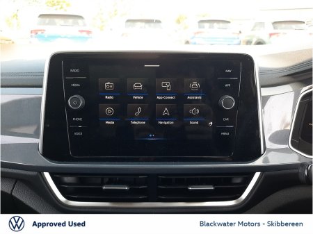 2022 Volkswagen T-Roc 1.5TSI 150BHP STYLE PLUS AUTOMATIC €31,995 thumbnail