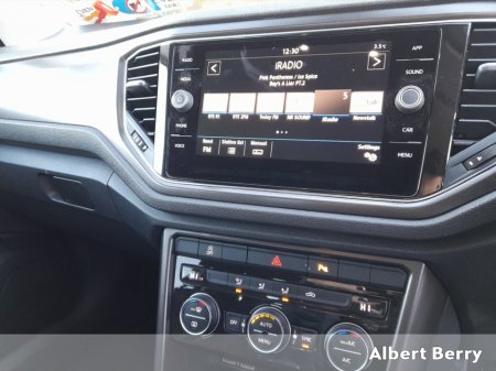 2020 Volkswagen T-Roc DESIGN 1.6 TDI MANUAL 6SPEED FWD 115BHP 5 5DR €21,950 thumbnail