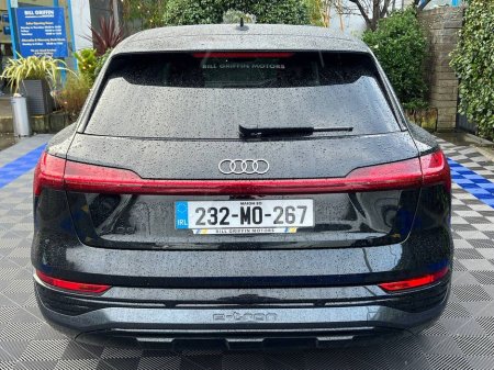 2023 Audi Q8 e-tron E-TRON SPORT 55 QUATTRO // APPLE CARPLAY/ANDROID AUTO // ADAPTIVE AIR SUSPENSION // DUAL ZONE CLIMATE CONTROL €40,950 thumbnail