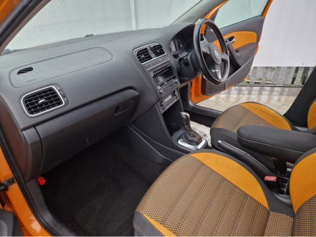 2013 Volkswagen Polo 1.2 PETROL AUTO €9,995 thumbnail