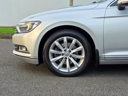 2015 Volkswagen Passat 1.6 TDI 120HP Highline €13,999 thumbnail