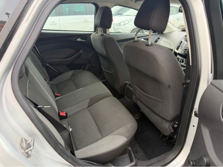 2011 Ford Focus - thumbnail 13