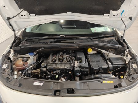 2019 Peugeot 2008 - thumbnail 24