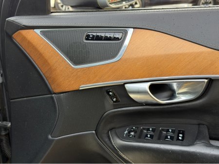 2018 Volvo XC90 - thumbnail 22