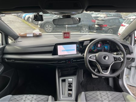 2022 Volkswagen Golf R-LINE AUTOMATIC 2.0 DIESEL //HIGH SPEC//LOW MILES//HEAD UP DISPLAY//HEATED SEATS AND STEERING WHEEL//KEYLESS ENTRY//ADAPTIVE CRUISE CONTROL// €32,950 thumbnail