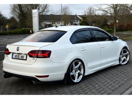 2014 Volkswagen Jetta - thumbnail 3