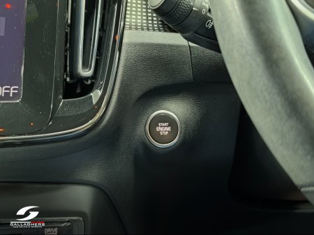 2022 Volvo XC40 (221) R-DESIGN T4 RECHARGE AUTO €33,995 thumbnail