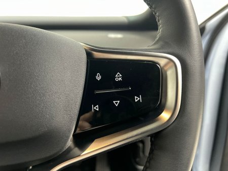 2024 Volvo EX30 PLUS PERFORMANCE AWD 69KWH 422HP €34,990 thumbnail