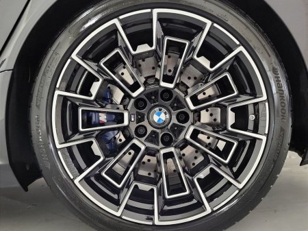 2025 BMW M5 M5 Phev Auto Entry 4.4 727 xDrive 22.1 kWh PHEV 197BHP /145 kw Step-tronic Auto Start/Stop thumbnail