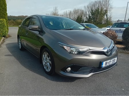 2018 Toyota Auris - thumbnail 1