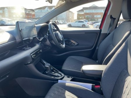 2025 Toyota Yaris - thumbnail 7