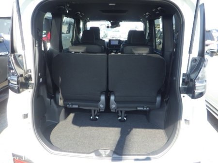 2023 Toyota Voxy  €44,599 thumbnail