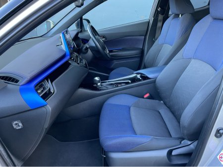 2017 Toyota C-HR - thumbnail 9