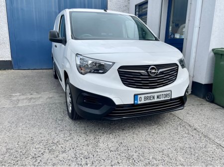 2022 Opel Combo L1H1 1.5 CDTI 100PS DIESEL 6SPEED MANUAL MY22-L1H1-1.5 100PS-DSL-6SP 5DR
