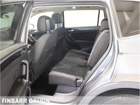 2020 Volkswagen Tiguan Allspace 2.0 TDI 150HP R-Line DSG 7S €38,950 thumbnail
