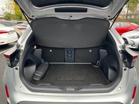 2025 Toyota Yaris Cross YARIS CROSS SOL €37,888 thumbnail