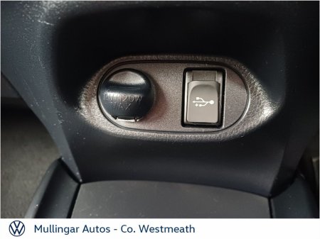 2017 Toyota Yaris - thumbnail 18