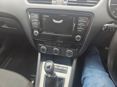 2016 Skoda Octavia - thumbnail 11