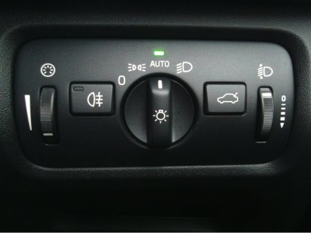 2015 Volvo V40 1.6 D2 SE ** FSH (Volvo ) ** 1 Owner  ** €11,745 thumbnail