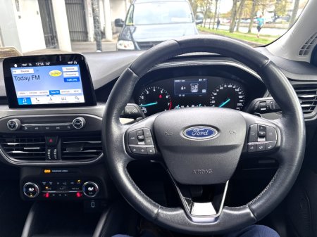 2019 Ford Focus - thumbnail 12