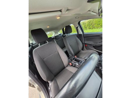 2015 Ford Focus - thumbnail 7