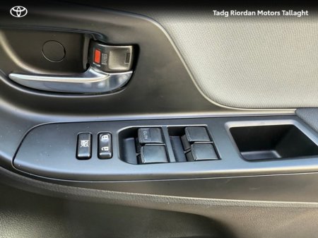 2016 Toyota Yaris - thumbnail 16