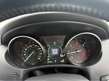 2016 Jaguar F-Pace 2.0 D AWD R-SPORT AUTO 5DR €15,950 thumbnail