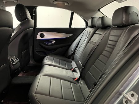 2020 Mercedes-Benz E Class - thumbnail 4