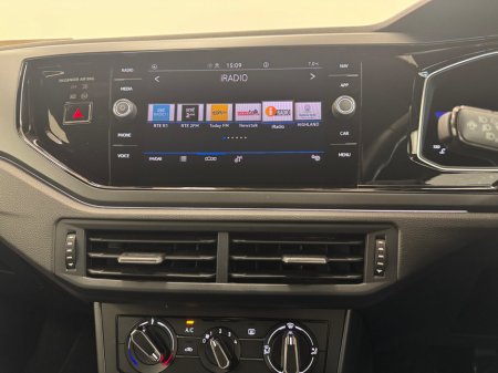 2022 Volkswagen Taigo 1.0 TSI 110HP R-Line €21,950 thumbnail