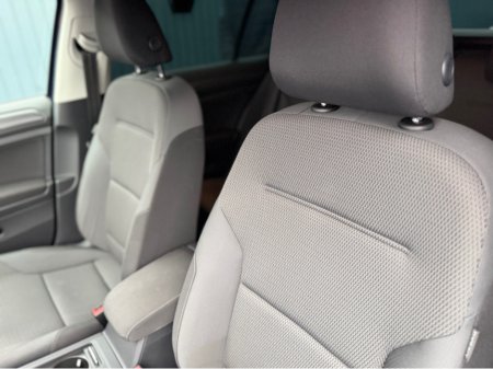 2019 Volkswagen Golf HIGHLINE - 2.0L DIESEL - AUTO - 12M WARRANTY - CAR:  1716 €19,950 thumbnail