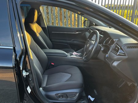 2019 Toyota Camry - thumbnail 10