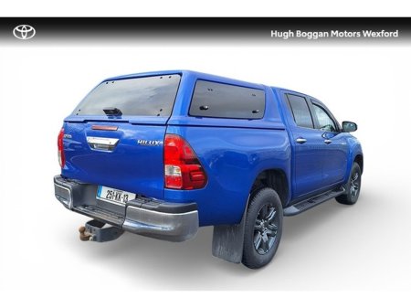2025 Toyota Hilux 2.4D4D SR5 DOUBLE CAB €42,272 thumbnail