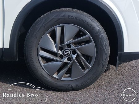 2025 Nissan Qashqai - thumbnail 9