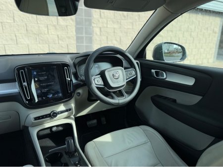 2018 Volvo XC40 - thumbnail 13