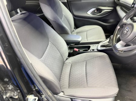 2024 Toyota Yaris - thumbnail 15