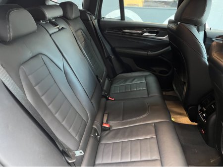 2021 BMW X3 2021 BMW X3 XDRIVE 30E M-SPORT EDITION JOY 2.0 AUTOMATIC / CRUISE CONTROL / 360° PARKING CAMERA / ELECTRIC MEMORY & HEATED SEATS / APPLE CARPLAY / PADDLE SHIFTERS / HEATED REAR SEATS thumbnail