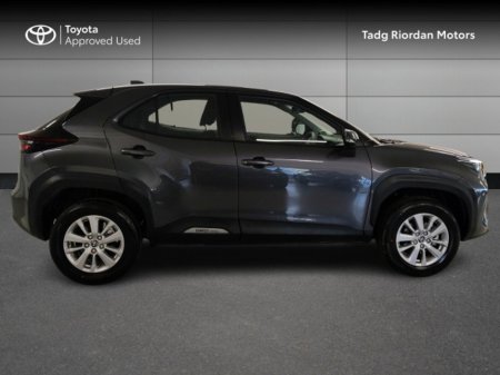 2025 Toyota Yaris Cross LUNA €33,950