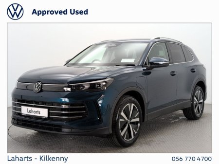 2025 Volkswagen Tiguan 3 ELEGANCE 1.5TSI 204HP DSG PHEV €54,950 thumbnail