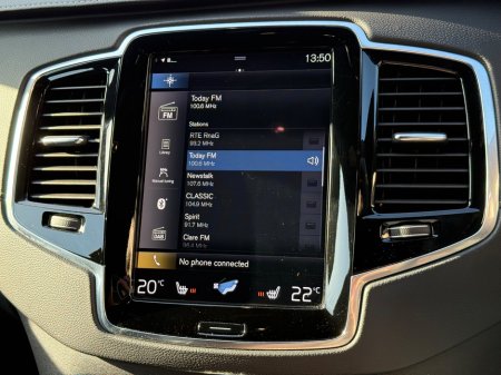 2022 Volvo XC90 PHEV T8 (390hp) R-Design AWD €56,900 thumbnail