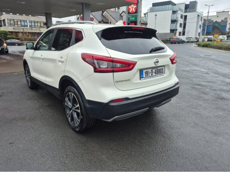 2019 Nissan Qashqai 1.5 DCI 115PS N-CONNEC N-CONNECTA 5DR €13,950 thumbnail