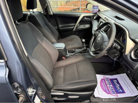 2014 Toyota Rav4 - thumbnail 10